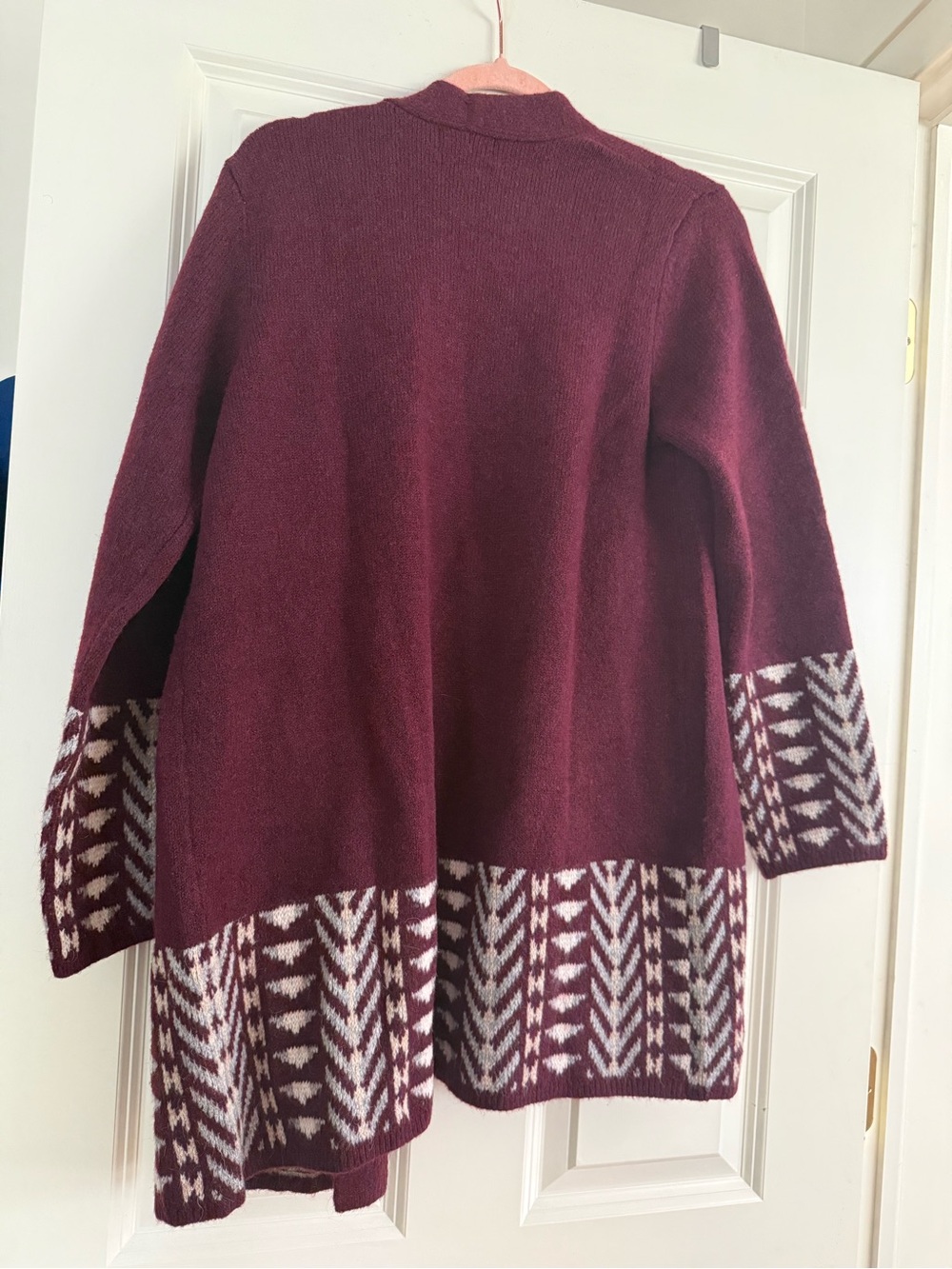 Cozy burgundy sweater - Picture 2 of 3
